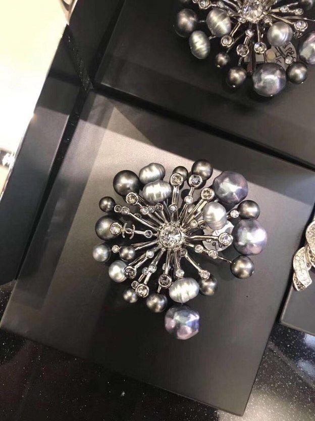 Top quality CC brooch CH097