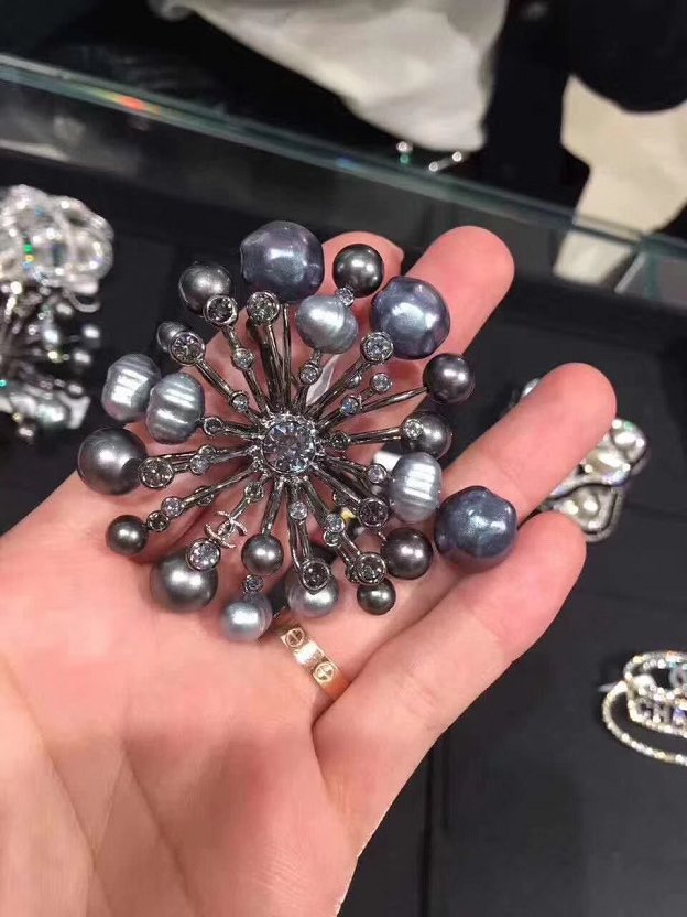 Top quality CC brooch CH097
