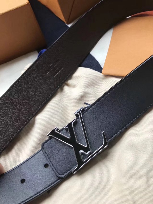 Louis vuitton original calfskin mens 40mm belt M9904V