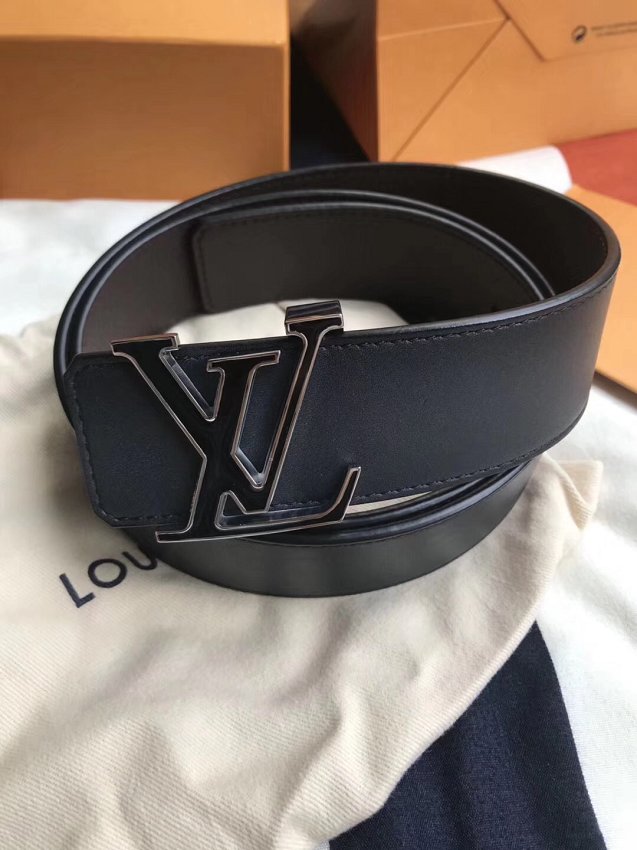 Louis vuitton original calfskin mens 40mm belt M9904V