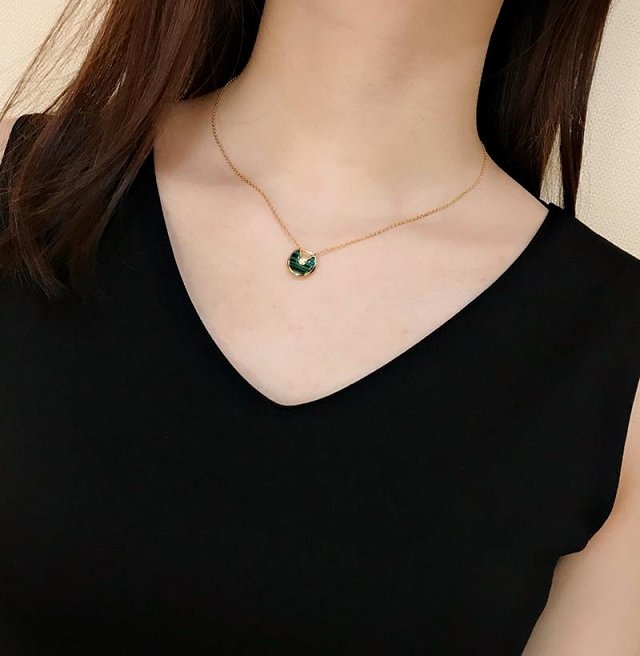 Cartier amulette de necklace B3047100 green