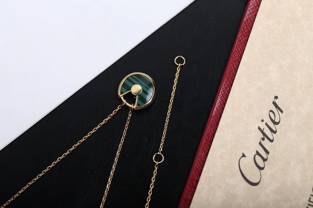Cartier amulette de necklace B3047100 green