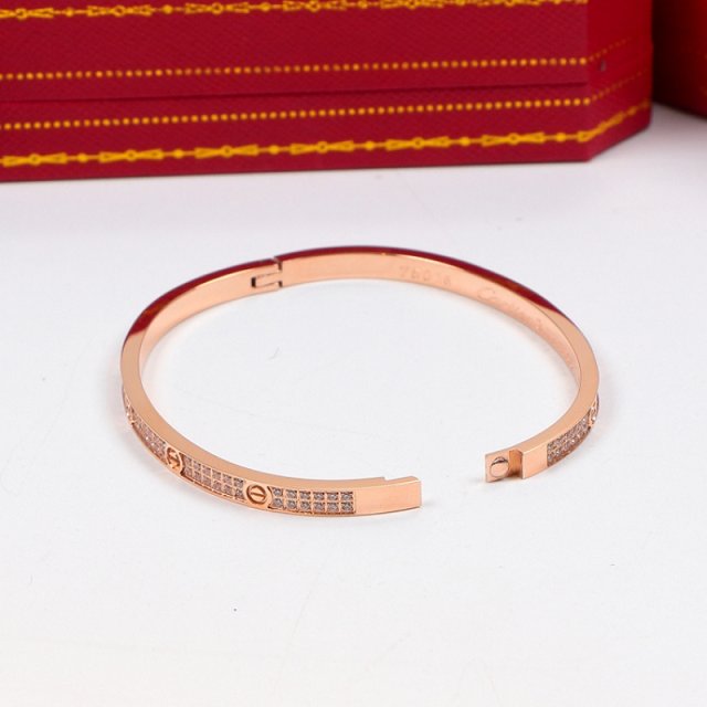 Cartier love bracelet small with diamond B6048017