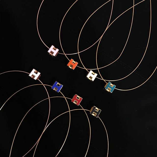 Hermes square H pendant H216336 white