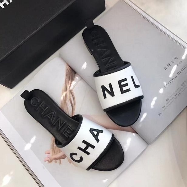 CC original calfskin mules G34878 white