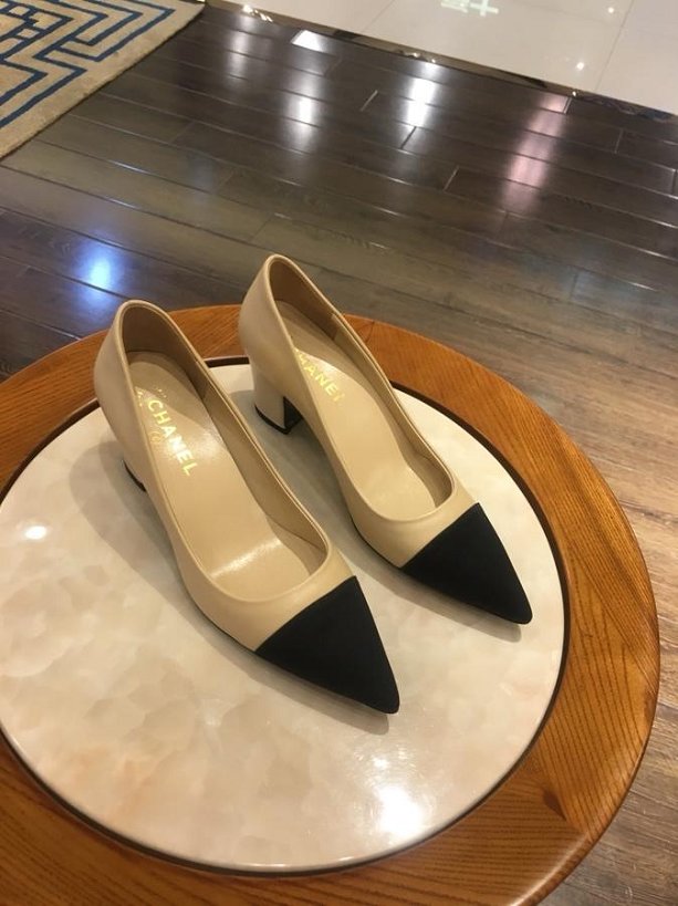 CC original lambskin pumps G34883 apricot