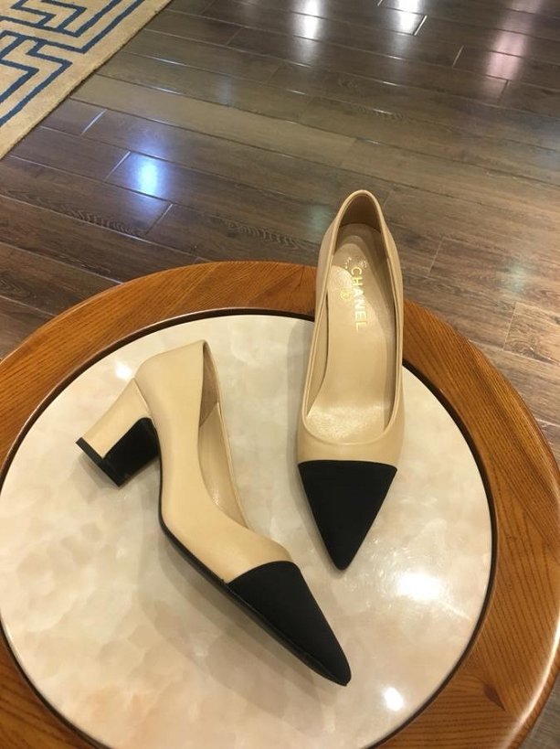 CC original lambskin pumps G34883 apricot