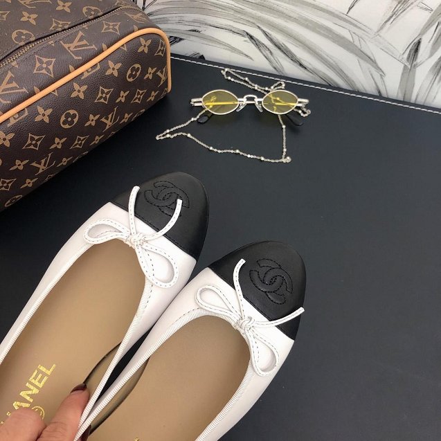CC lambskin ballerinas G02819 