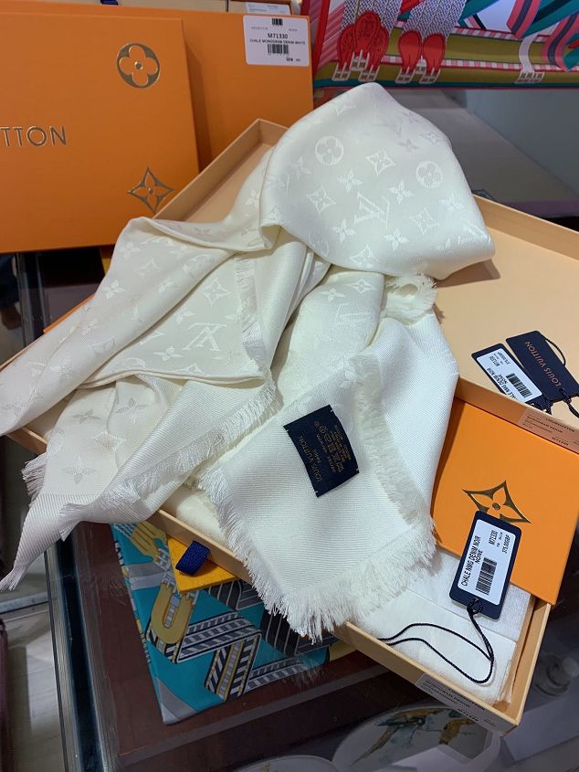 2020 louis vuitton top quality silk scarf L568 white