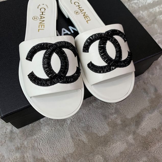 CC original lambskin&pearl mules G35903