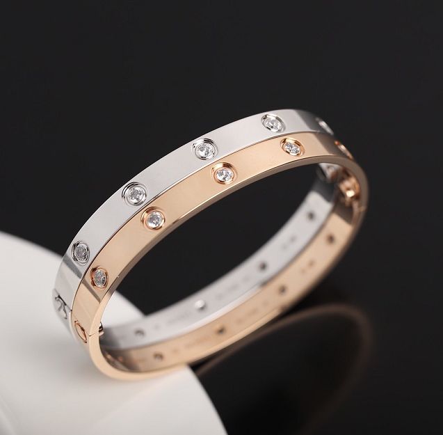 Cartier top quality love bracelet 10 diamonds B6040517