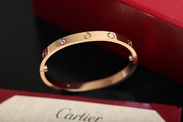 Cartier top quality love bracelet 4 diamonds B6036017