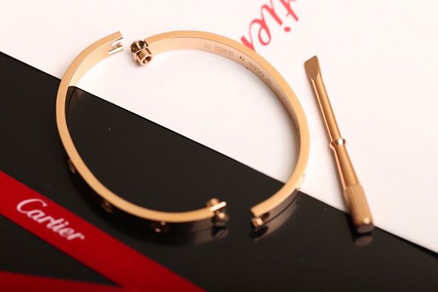 Cartier top quality love bracelet 4 diamonds B6036017