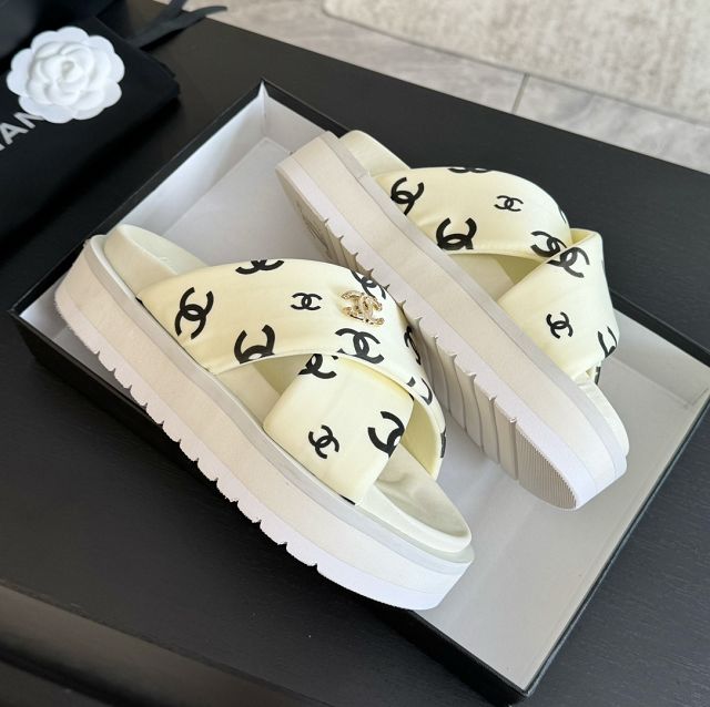 CC original lambskin mules CH0016