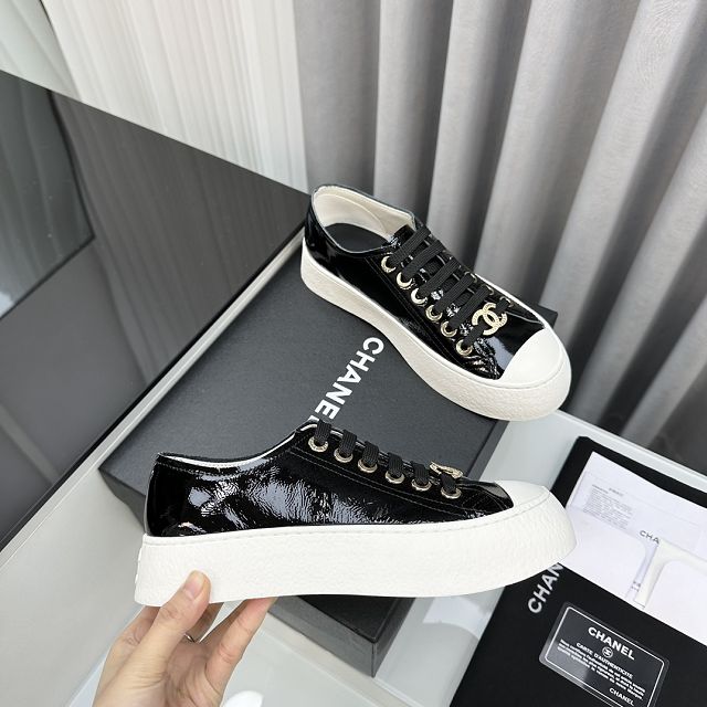 CC calfskin sneakers CH0093