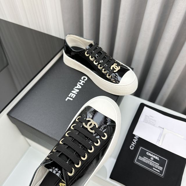 CC calfskin sneakers CH0093
