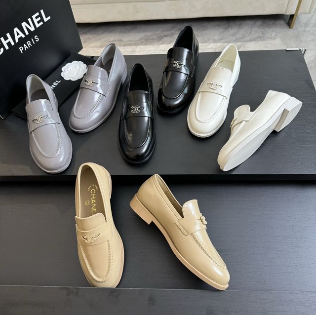 CC calfskin loafers CH0301