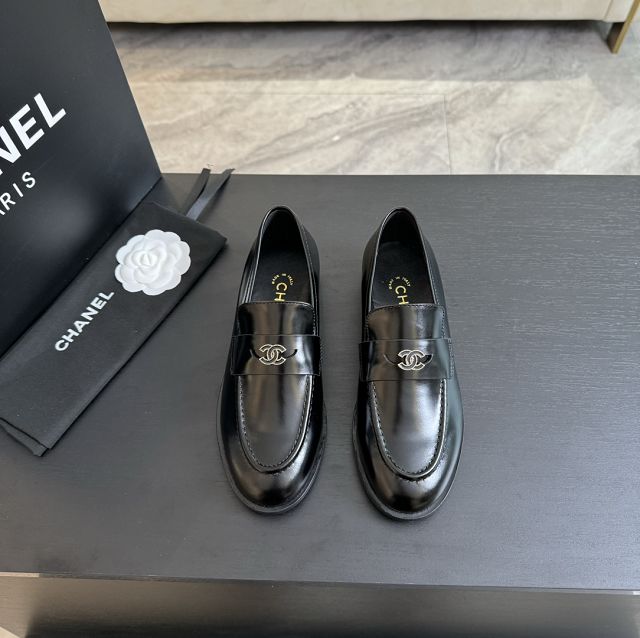 CC calfskin loafers CH0301
