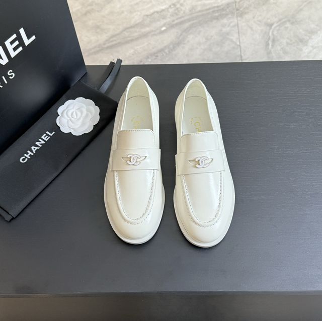 CC calfskin loafers CH0301