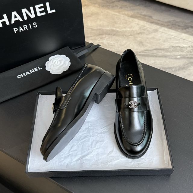 CC calfskin loafers CH0301