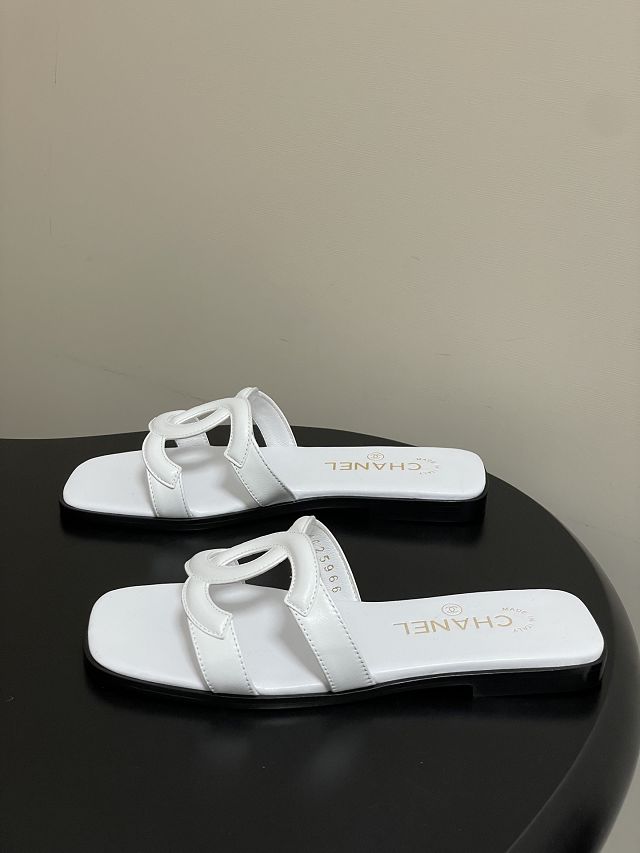 CC original lambskin mules CH00302