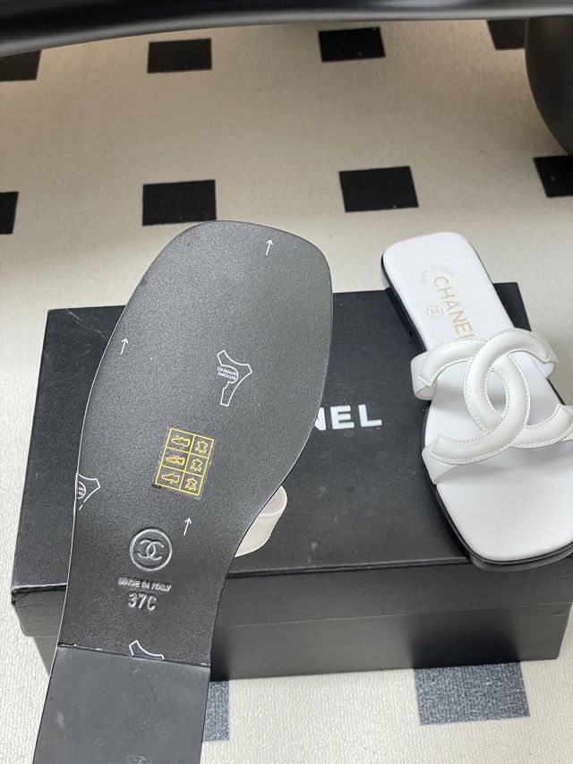 CC original lambskin mules CH00302