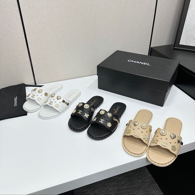 CC original lambskin mules CH00327