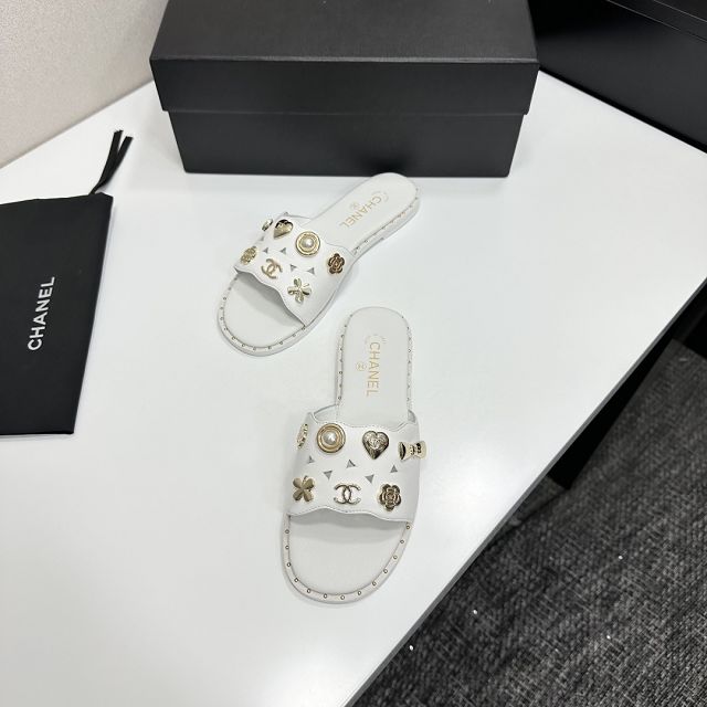 CC original lambskin mules CH00327