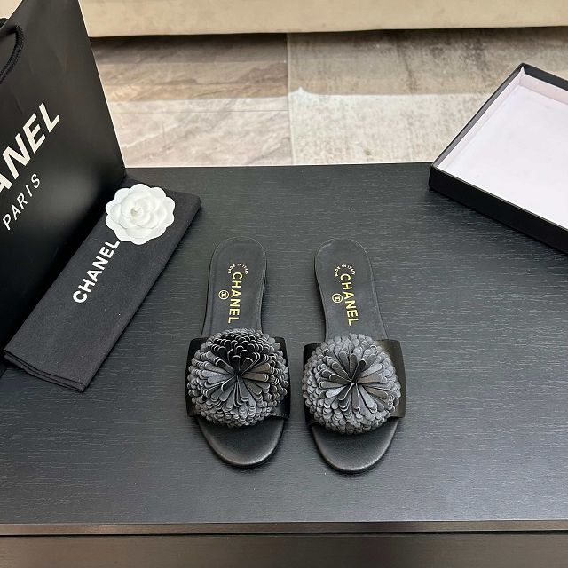 CC original calfskin mules CH00399