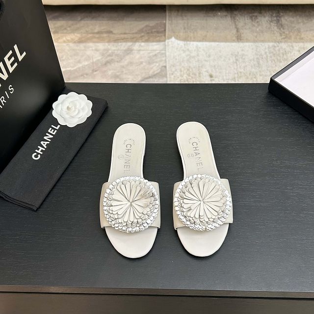 CC original calfskin mules CH00399