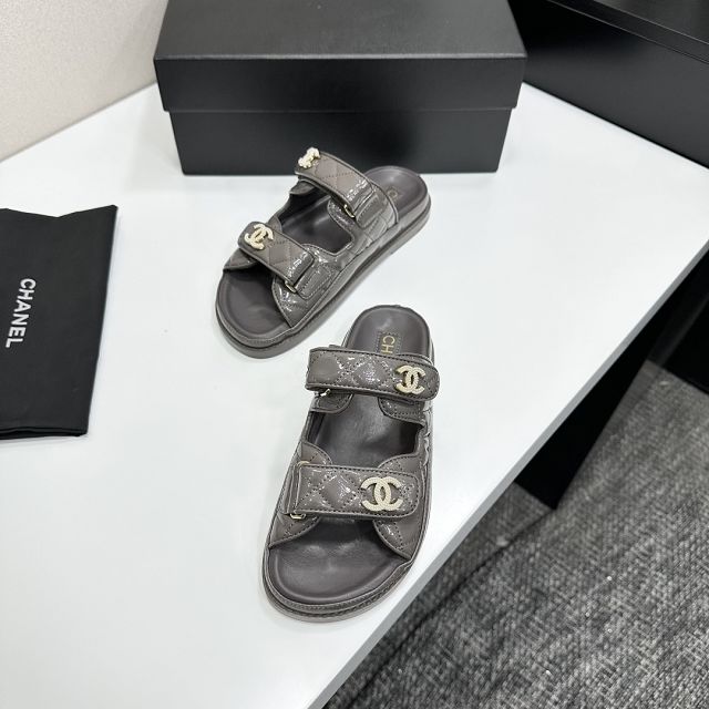 CC original shiny calfskin mules CH00390